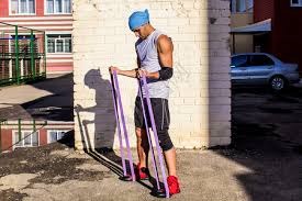 NBA焦点战：篮网客场逆转雄鹿,