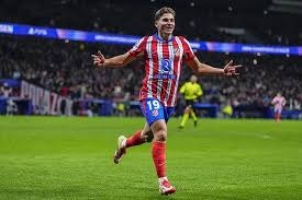 F1沙特站：维斯塔潘夺冠，周冠宇第10拿分