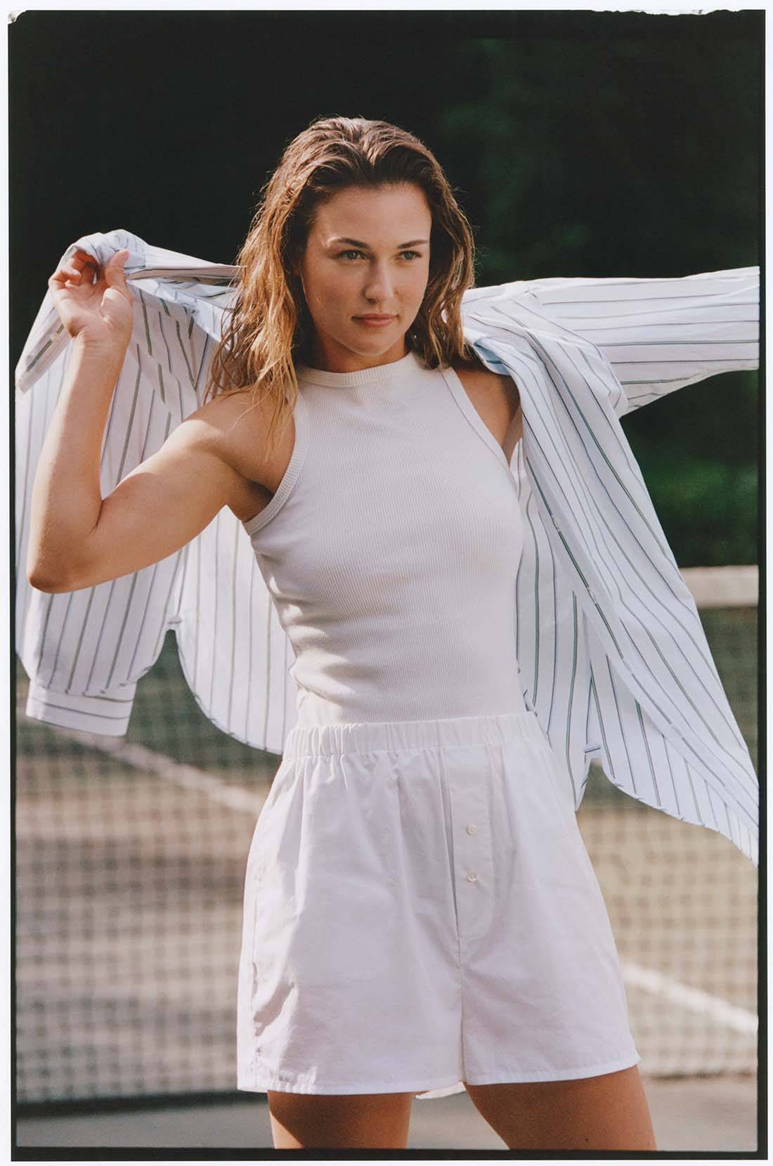 象背后的危 象背后的危