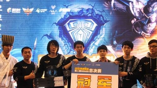 门将出球更 门将出球更